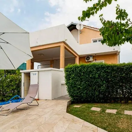 House Bistre With Private Pool Prázdninový dům *