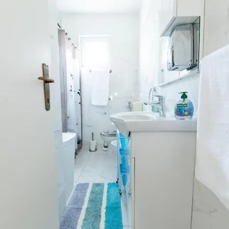 House Bistre With Private Pool
