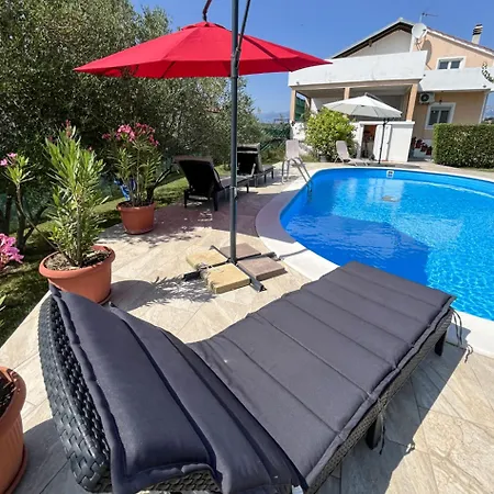 House Bistre With Private Pool Prázdninový dům Radovin