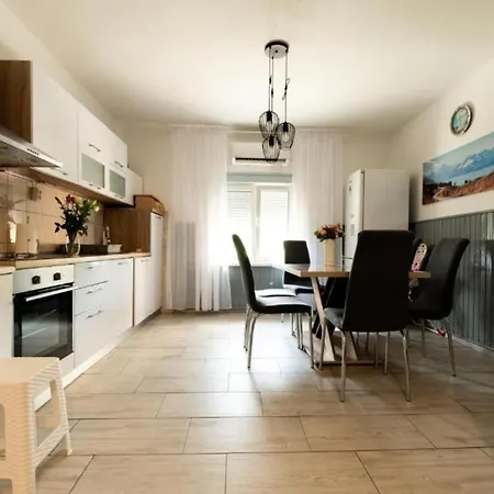 House Bistre With Private Pool Prázdninový dům *