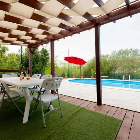 House Bistre With Private Pool Prázdninový dům