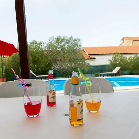 House Bistre With Private Pool Prázdninový dům *