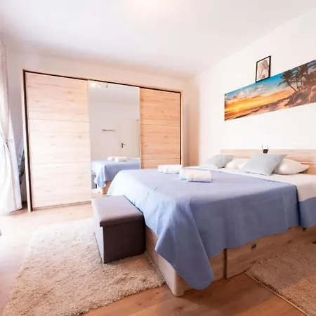 House Bistre With Private Pool