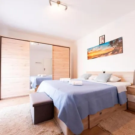 House Bistre With Private Pool