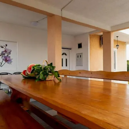 House Bistre With Private Pool Prázdninový dům *