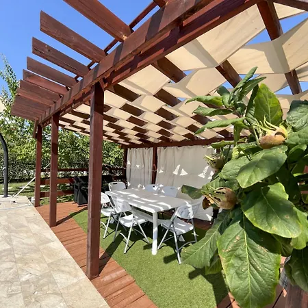 House Bistre With Private Pool